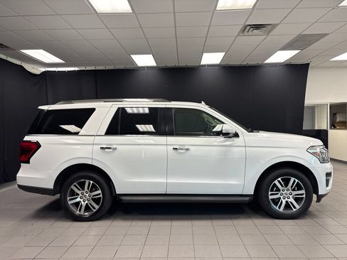 Used 2024 Ford Expedition Limited RWD image 2
