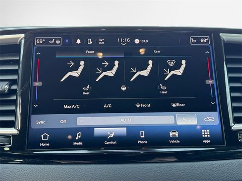 Certified 2024 Chrysler Pacifica Touring-L image 19