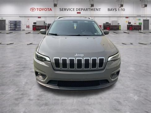 Used 2019 Jeep Cherokee Latitude Plus w/ Cold Weather Group AWD/4WD image 6