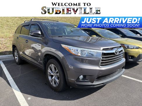 Used 2015 Toyota Highlander Plus image 1