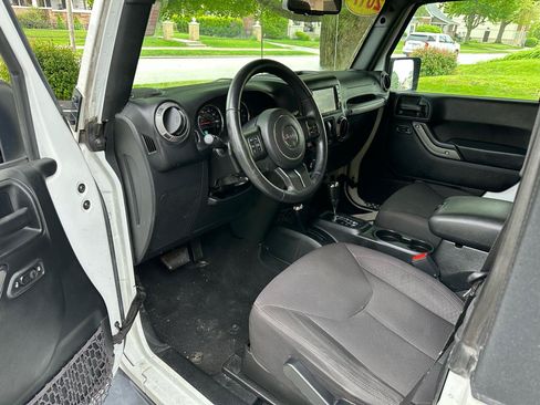 Used 2017 Jeep Wrangler Sport w/ Quick Order Package 24S AWD/4WD image 22