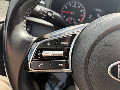 Used 2019 Kia Optima S image 16