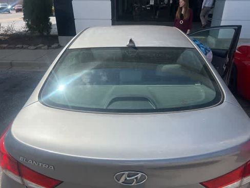 Used 2012 Hyundai Elantra Limited image 5