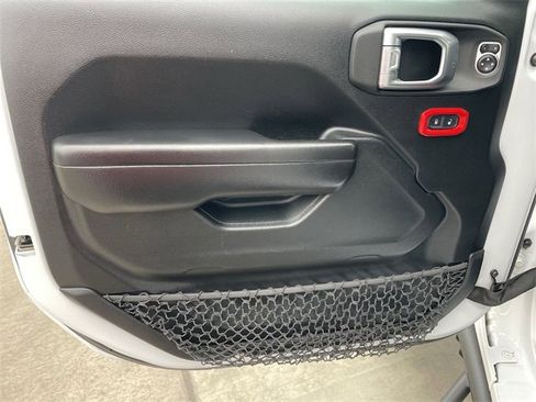 Used 2021 Jeep Gladiator Sport image 21