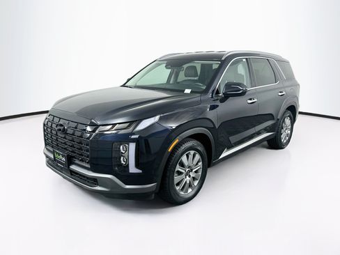 Used 2025 Hyundai Palisade SEL FWD image 3