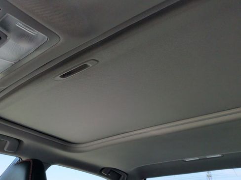 Used 2017 Toyota Camry SE w/ Moonroof Package FWD image 24