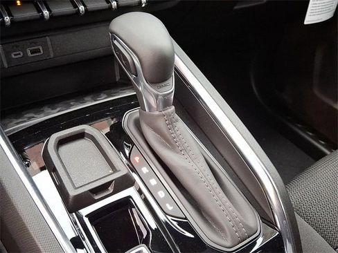 New 2025 GMC Canyon Elevation w/ Convenience Package image 10