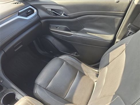 Used 2019 GMC Acadia SLT image 18