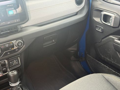 Used 2024 Jeep Wrangler Unlimited Sport AWD/4WD image 18