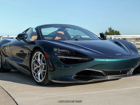 Used 2022 McLaren 720S Spider image 12