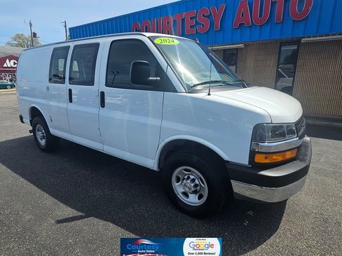 Used 2024 Chevrolet Express 2500 w/ Driver Convenience Package image 1
