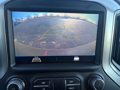 Used 2022 Chevrolet Silverado 1500 LT w/ Z71 Off-Road Package image 11