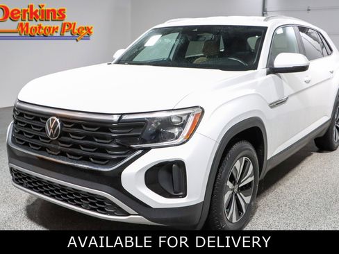 Used 2024 Volkswagen Atlas Cross Sport SE FWD image 1