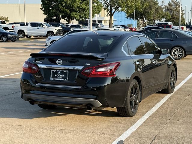 Used 2017 Nissan Altima 2.5 SR w/ Midnight Edition Package FWD image 4
