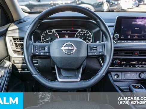 Used 2025 Nissan Rogue SV image 28