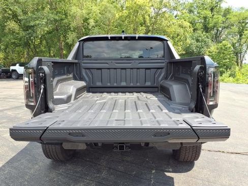 New 2025 GMC Hummer EV 2X image 18