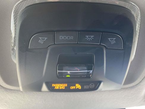 Used 2025 Toyota Corolla Cross LE FWD image 31