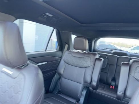 Used 2025 Ford Explorer Platinum w/ LUX Leather Package image 48