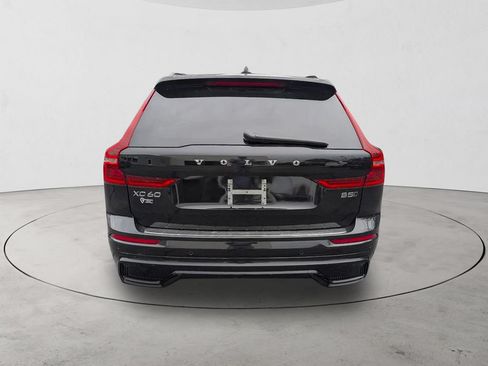 Certified 2024 Volvo XC60 B5 Plus w/ Protection Package Premier AWD/4WD image 5