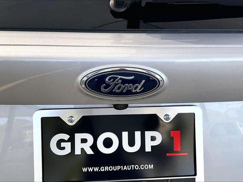 Used 2017 Ford Escape SE w/ Equipment Group 201A FWD image 30