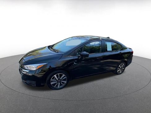 Used 2025 Nissan Versa SV image 8