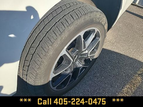 Used 2022 Chevrolet Suburban RST w/ Sport Performance Package AWD/4WD image 7