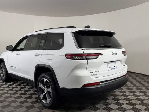 Used 2023 Jeep Grand Cherokee L Limited AWD/4WD image 6