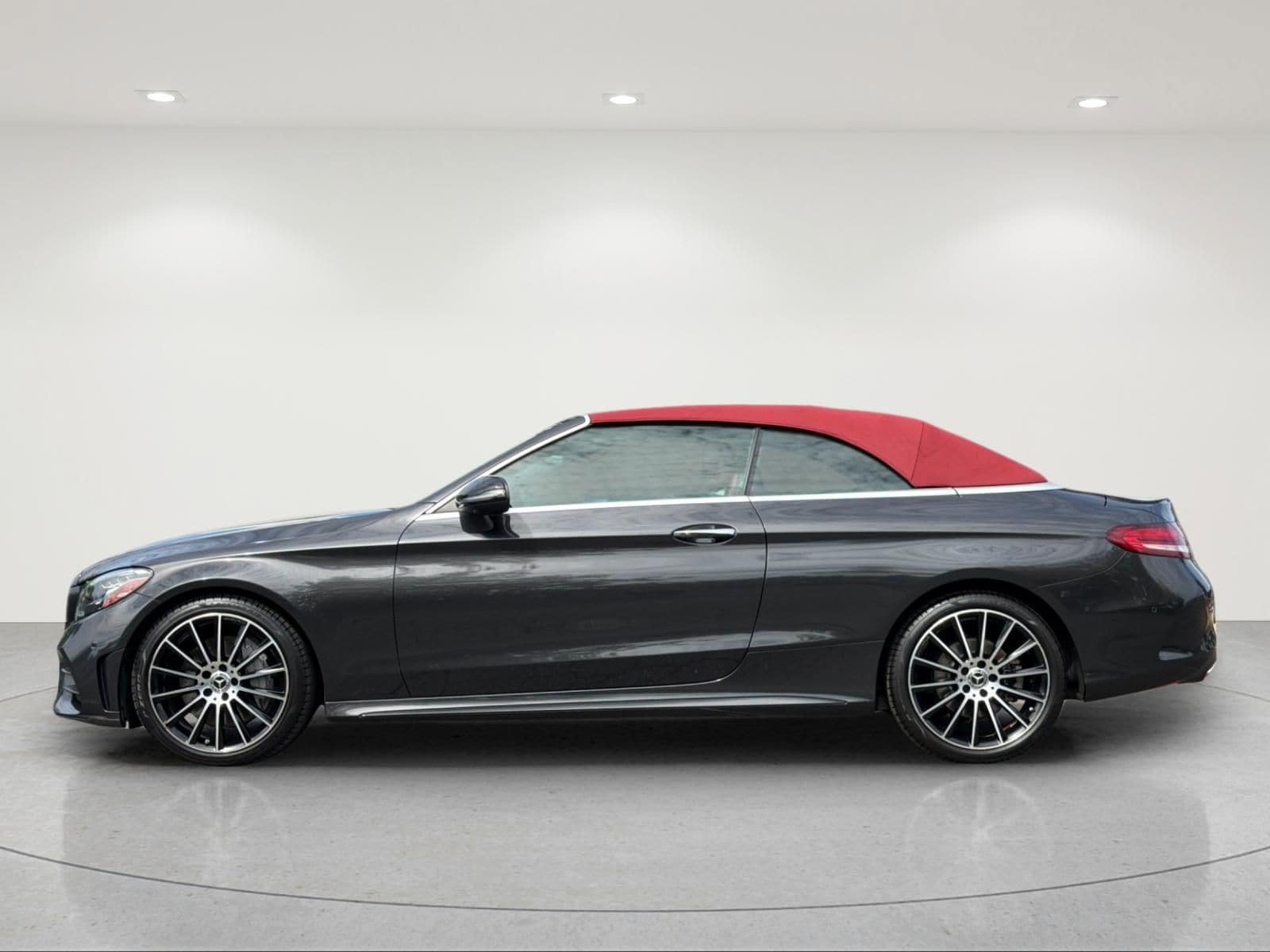 Used 2022 Mercedes-Benz C 300 Cabriolet image 2