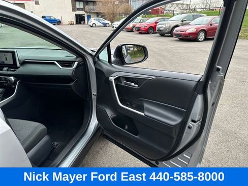 Used 2025 Toyota RAV4 XLE AWD/4WD image 10