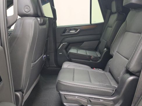 Used 2026 GMC Yukon Denali w/ Denali Reserve Package AWD/4WD image 14