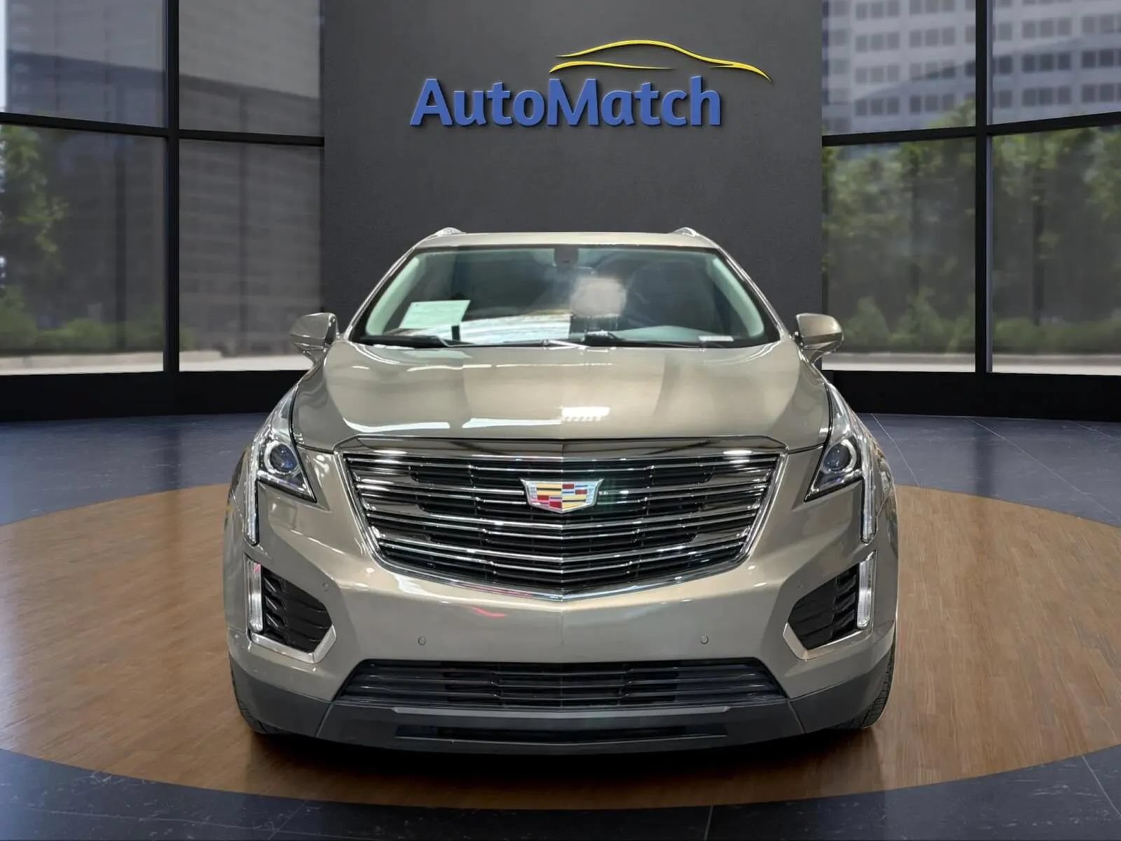 Used 2018 Cadillac XT5 Luxury FWD image 2