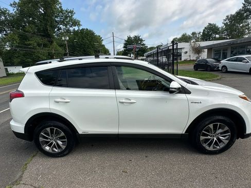 Used 2016 Toyota RAV4 XLE w/ Convenience Package AWD/4WD image 4