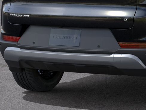 New 2026 Chevrolet TrailBlazer LT w/ LT Cold Weather Package FWD image 38