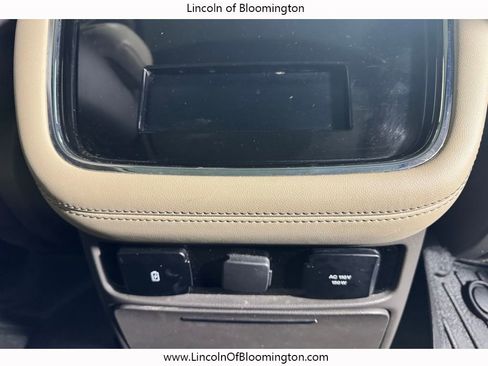 Used 2022 Lincoln Navigator Reserve image 22