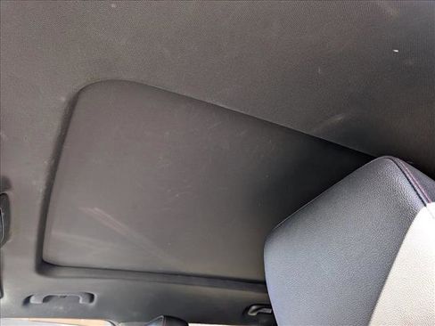 Used 2019 Chevrolet Blazer RS w/ Sun and Wheels Package AWD/4WD image 17