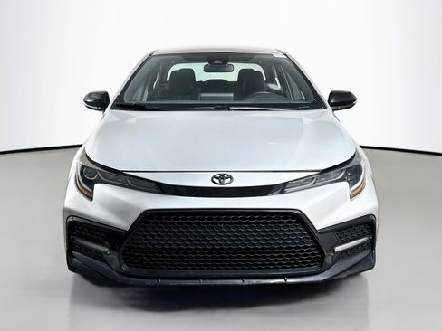 Used 2022 Toyota Corolla SE FWD image 2