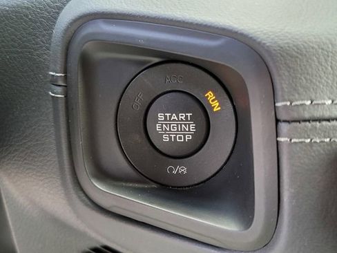 Used 2025 Jeep Wrangler Unlimited Sahara AWD/4WD image 24