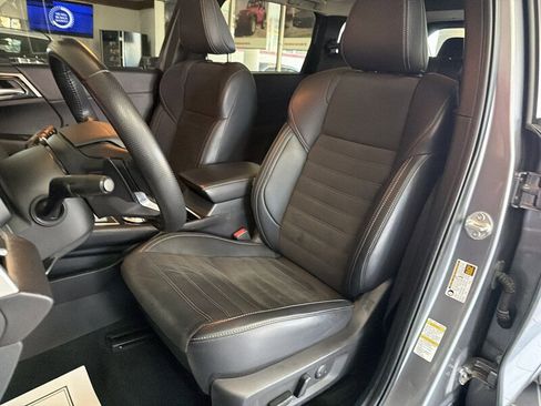 Used 2024 Mitsubishi Outlander SE Black Edition image 10