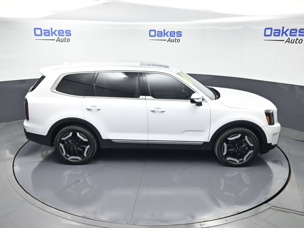 Used 2025 Kia Telluride EX w/ EX Captain's Chair Package FWD image 56