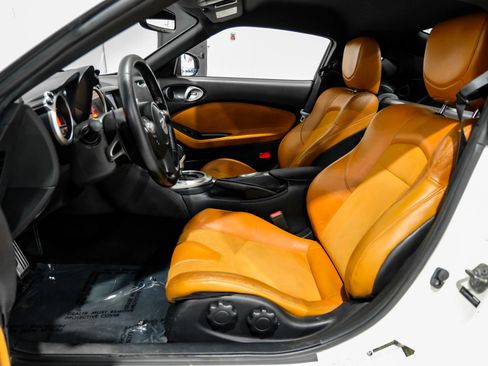 Used 2013 Nissan 370Z Touring image 17