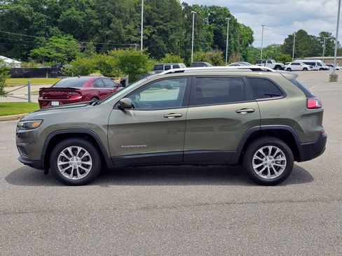 Used 2021 Jeep Cherokee Latitude FWD image 14