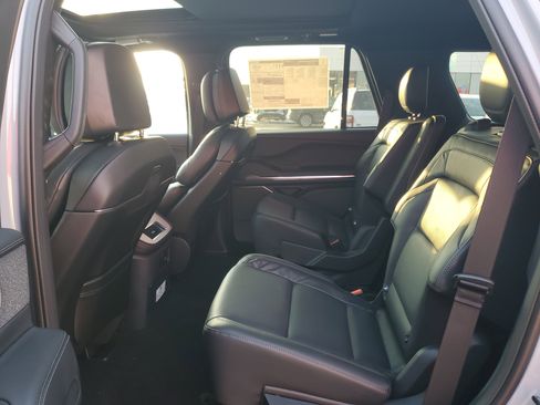 New 2026 Lincoln Navigator Reserve w/ Jet Appearance Package image 27