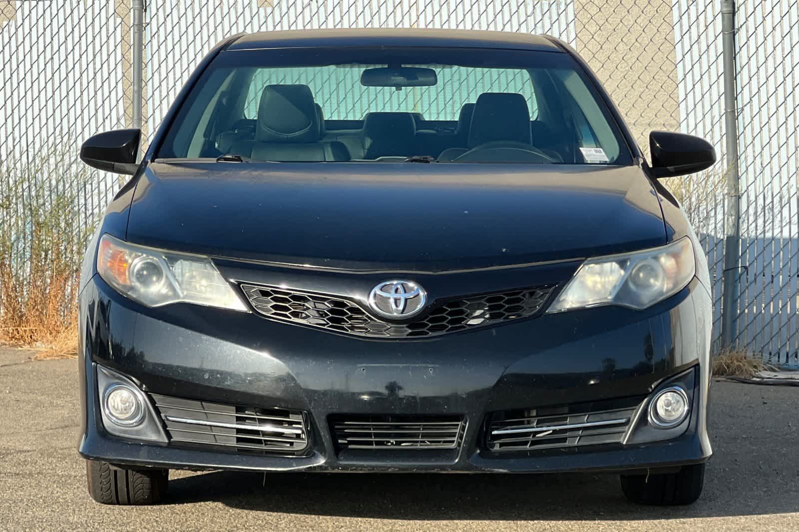 Used 2012 Toyota Camry SE FWD image 8