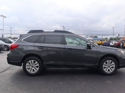 Used 2018 Subaru Outback 2.5i Premium AWD/4WD image 9