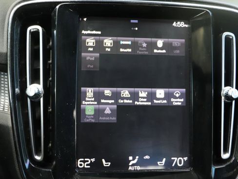 Used 2019 Volvo XC40 T4 R-Design FWD image 21