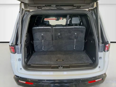 Used 2025 Jeep Wagoneer Series II image 27