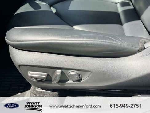 Used 2023 Toyota Highlander XLE image 30