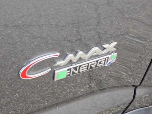 Used 2017 Ford C-MAX Energi SE FWD image 3