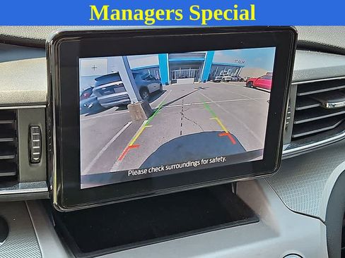 Used 2022 Ford Explorer XLT w/ Equipment Group 202A AWD/4WD image 19