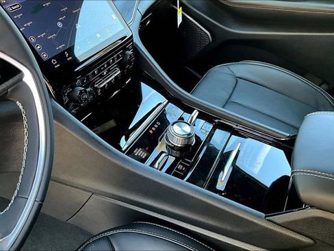 New 2025 Jeep Grand Cherokee Overland image 9